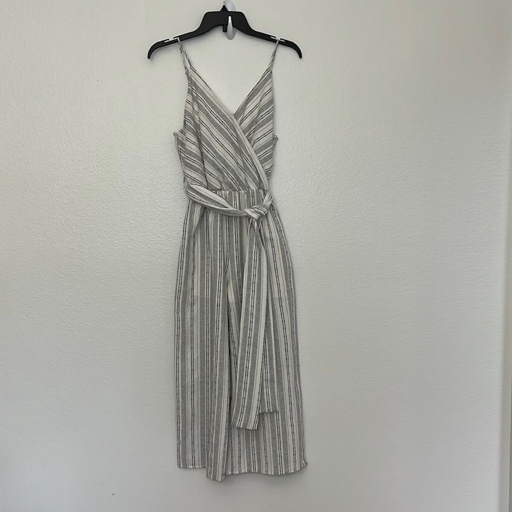 Sienna Sky Strappy Beachy Jumpsuit Wide leg Sz M